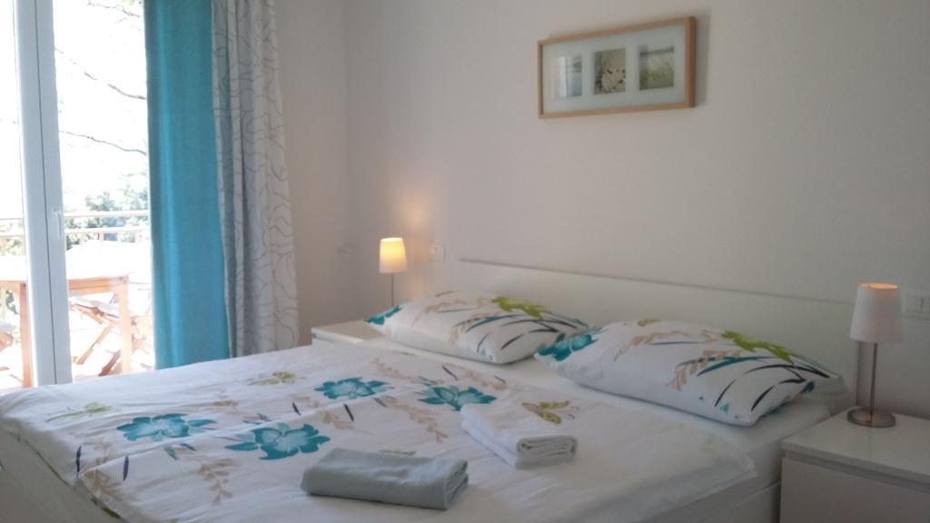 Apartments Sandra เบรอเซส ภายนอก รูปภาพ